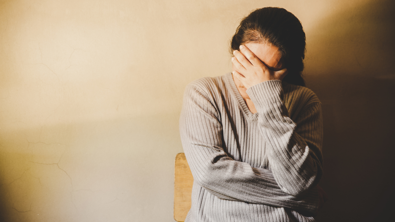 ひとり暮らしの親との同居で直面する「見えないリスク」