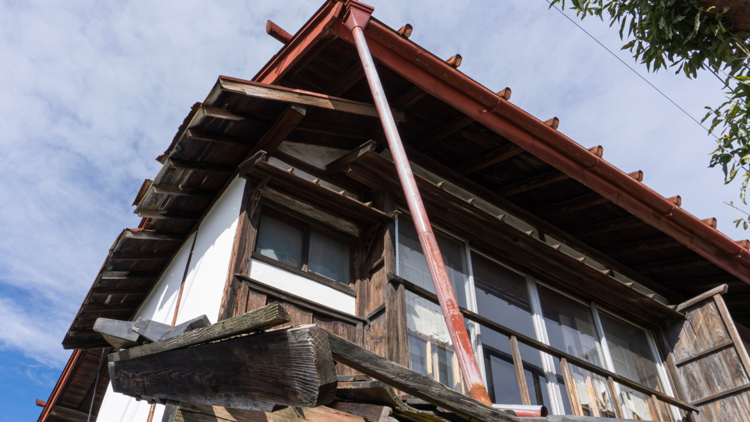 空き家を放置するとリスク多数!決断はお早めに